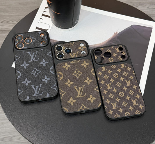 MagSafe Classic Monogram Nahkainen iPhone Suojakuori