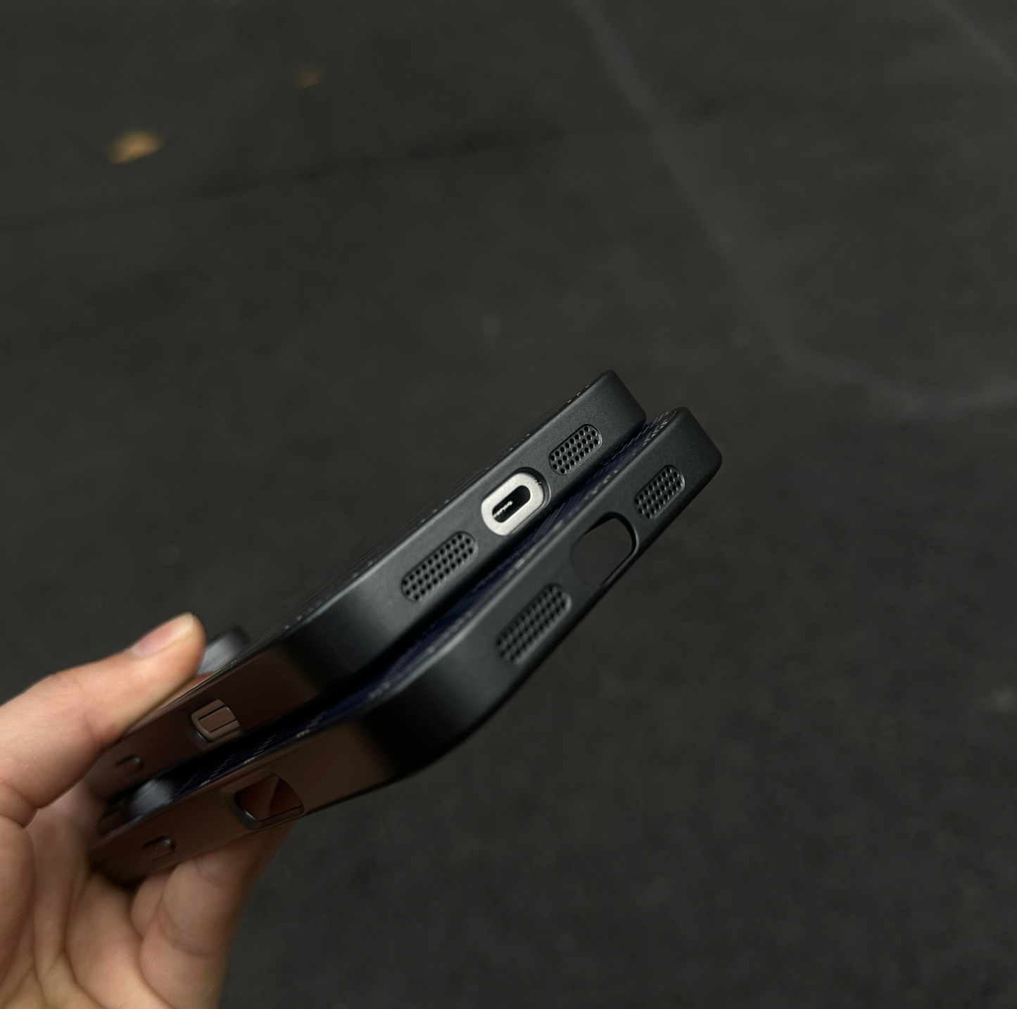 G-Y حافظة هاتف iPhone ذات حرف هندسي فاخر