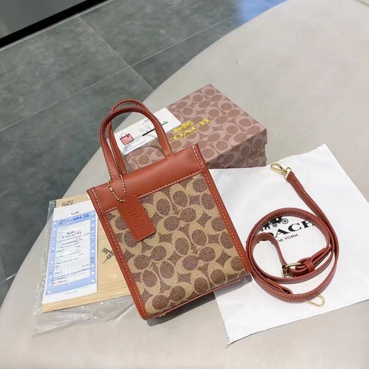 Mála Láimhe Leathar Galánta: Dteagmháil le Só Éadrom