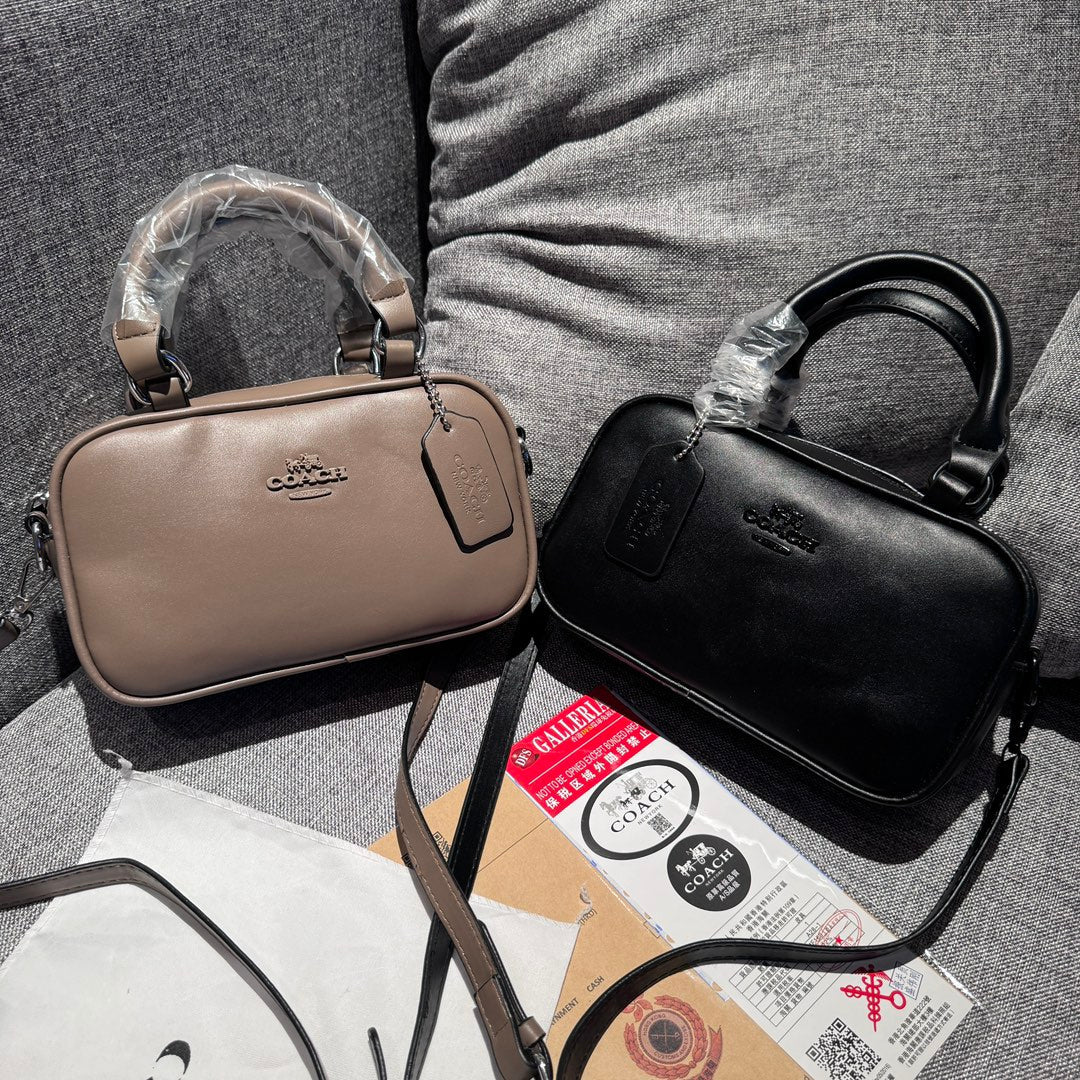 エレガントなレザーハンドバッグ:軽い贅沢のタッチ