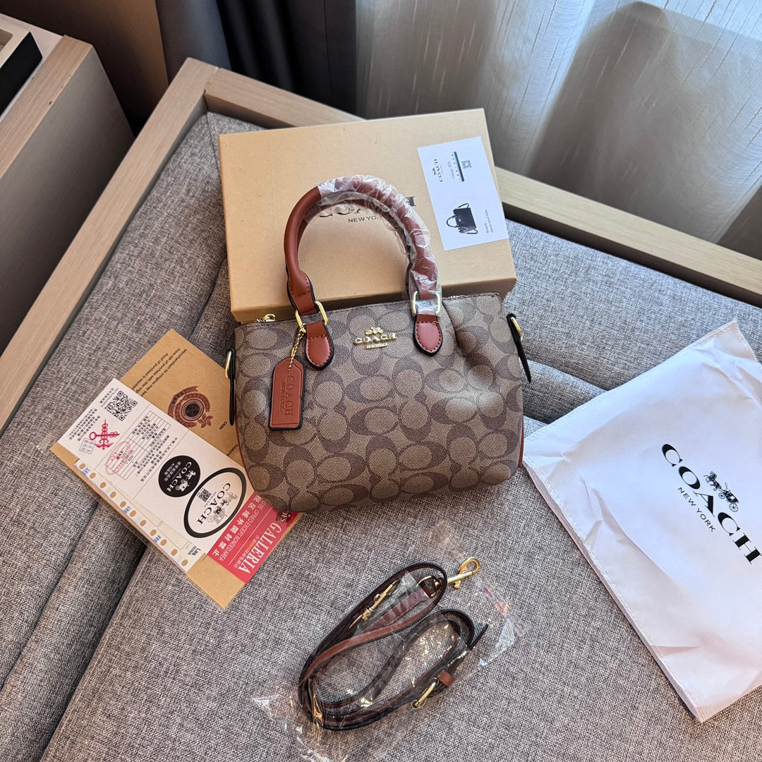 Feita com perfeição: bolsa de mão de couro com toque luxuoso