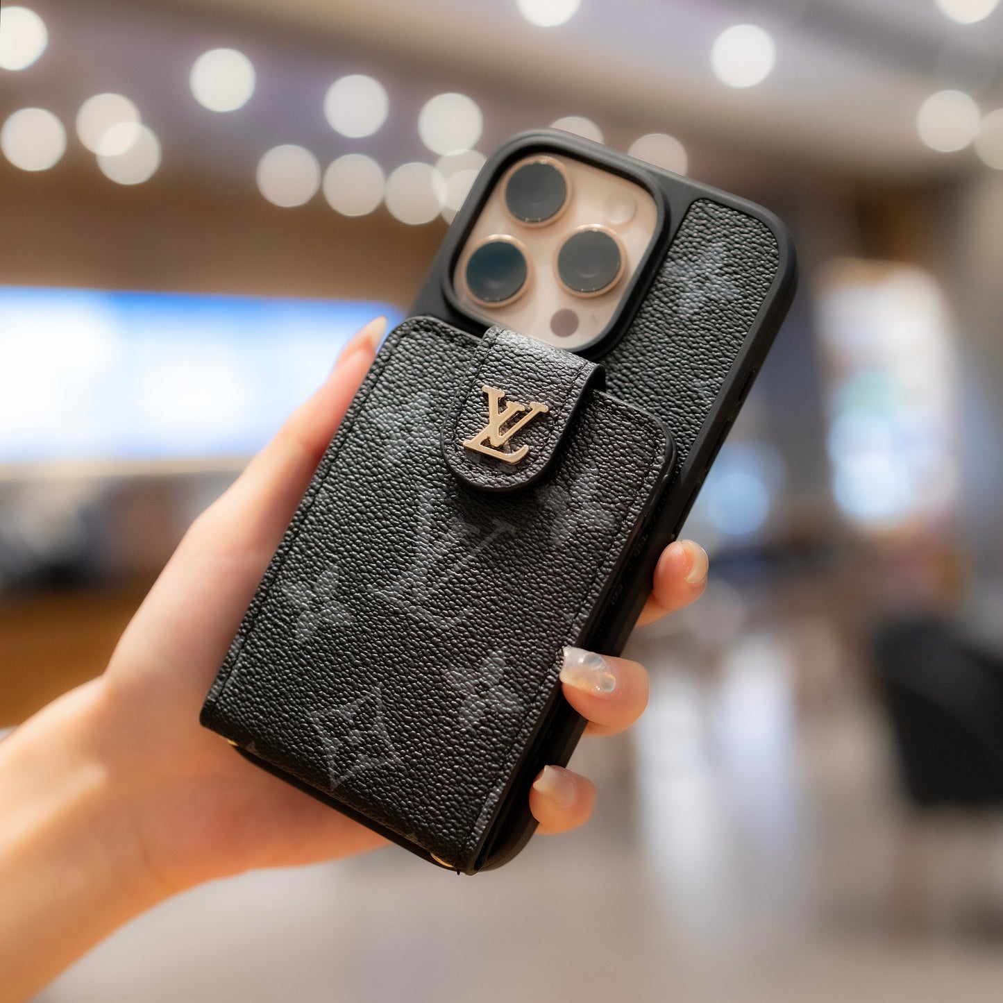 Ylellinen Crossbody iPhone -kotelo korttipidikkeellä & hihnalla