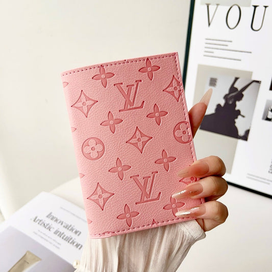 Ett måste för resan! Snygg passhållare