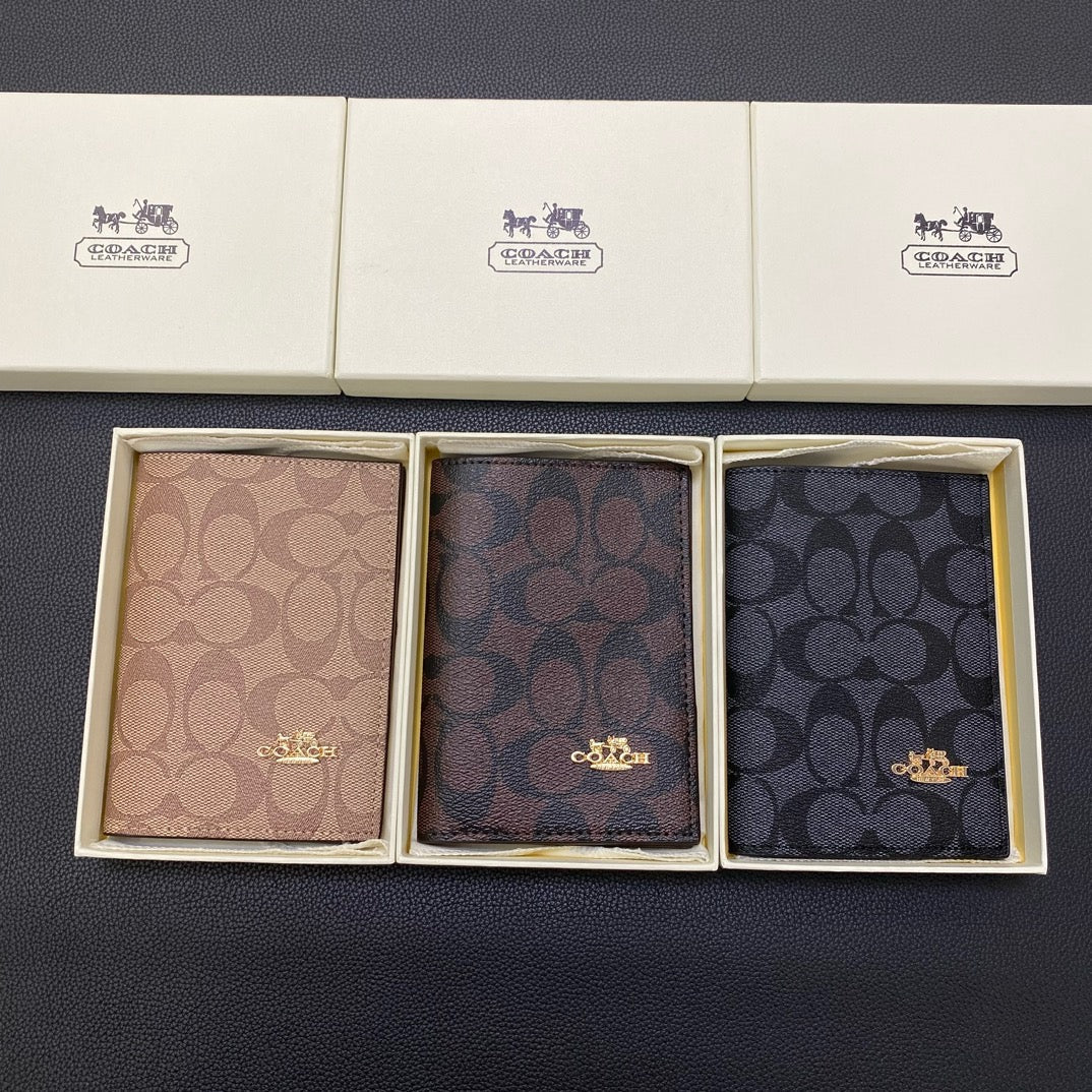 CO Classic Leather Passport Holder – Elegant researrangör