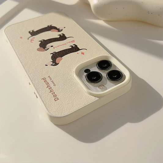 ミルクイエローのダックスフント犬革 Apple 16 携帯電話ケースは、iPhone17promax ニッチ 11 世代 13 落下防止に適しています。