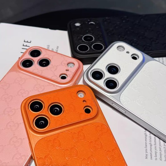 Capa para iPhone com janela de câmera grande em couro em relevo