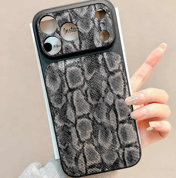 Kožna torbica za iPhone od zmijske kože s velikim prozorom