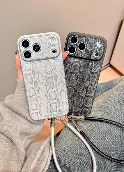 Kožna torbica za iPhone od zmijske kože s velikim prozorom