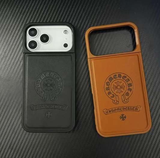 Kožna reljefna torbica za iPhone s kromiranim srcima