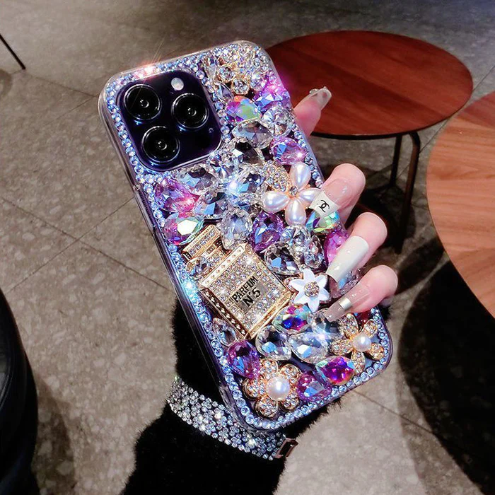 Kwiatowe etui na iPhone'a