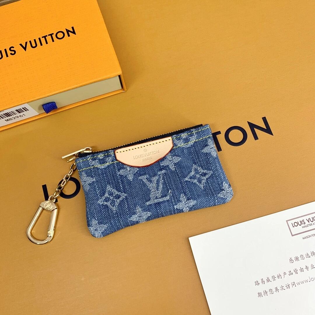 Luksuzna torbica za kovanice s monogramom – moderan & kompaktni novčanik s privjeskom za ključeve