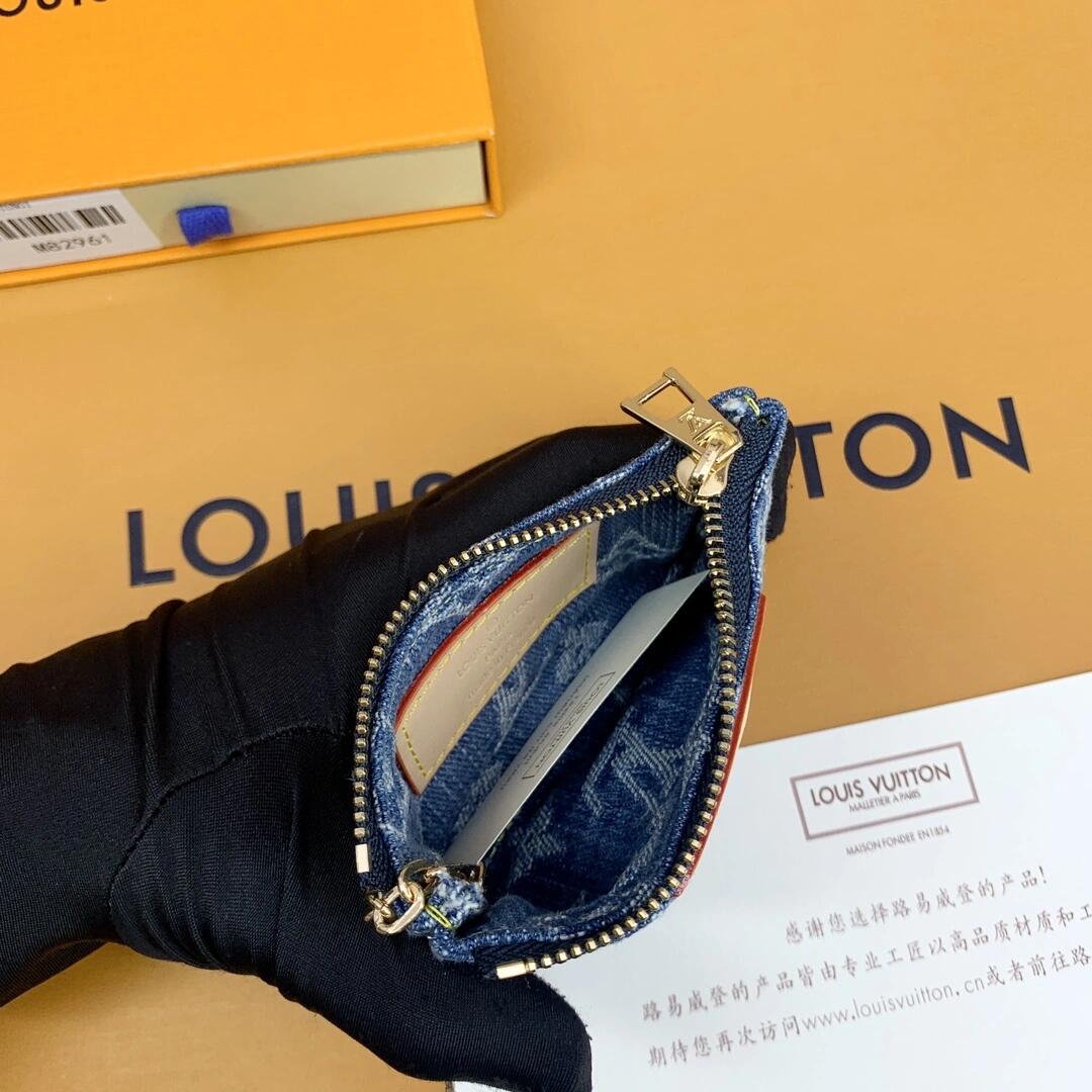 Luksuzna torbica za kovanice s monogramom – moderan & kompaktni novčanik s privjeskom za ključeve