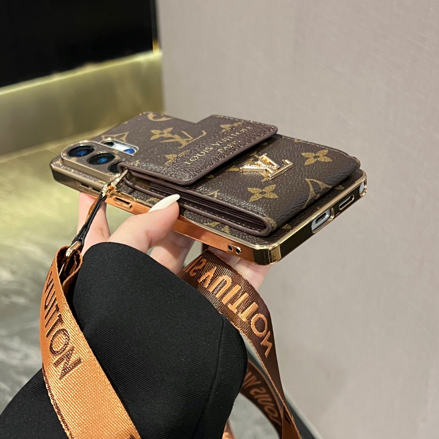 Luxusní pokročilé kožené pouzdro na telefon Samsung s peněženkou a popruhem.