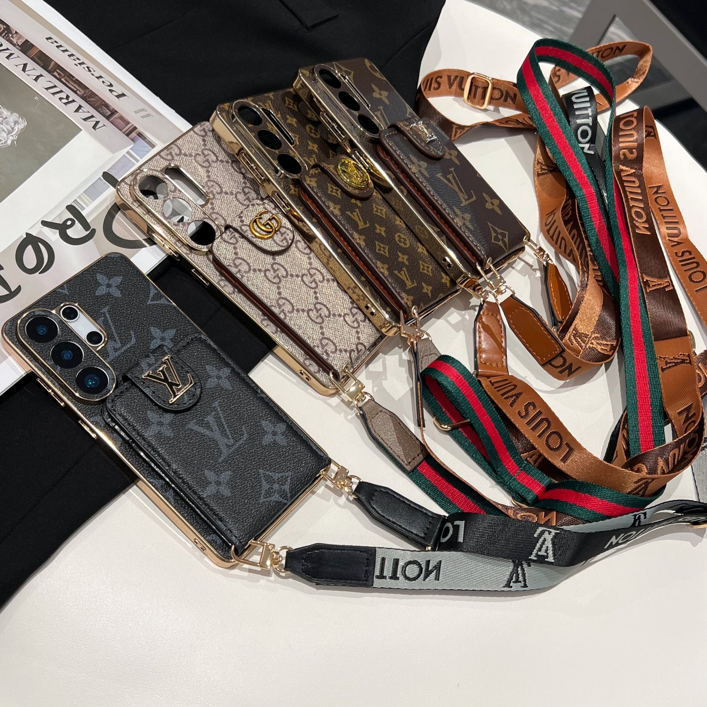 Ylellinen Monogram Crossbody puhelinkotelo korttitaskulla ja olkahihnalla