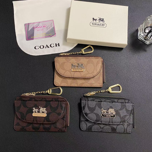 محفظة حامل بطاقات كلاسيكية من Chic CO Timeless بتصميم أنيق