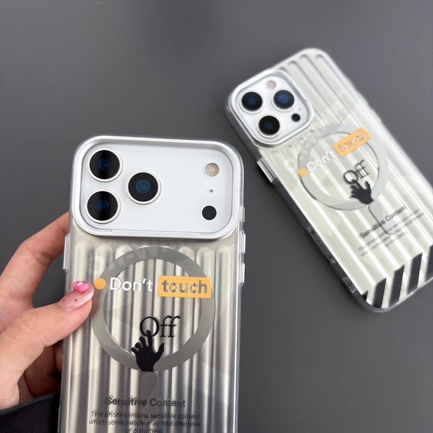 Raak het MagSafe iPhone-hoesje niet aan