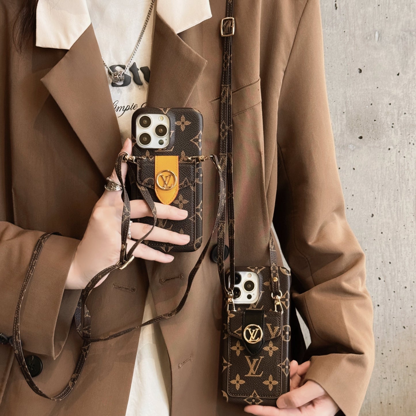 Luxuriöse iPhone-Hülle mit Kartenhalter und Kette