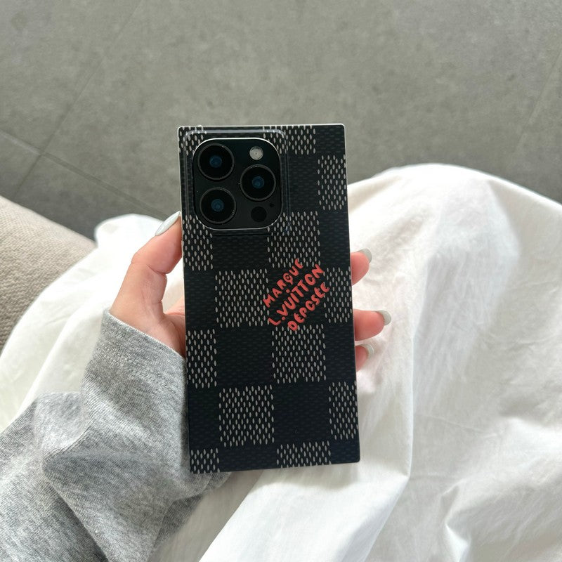 Coque iPhone carrée de luxe noire<lAMP>blanche