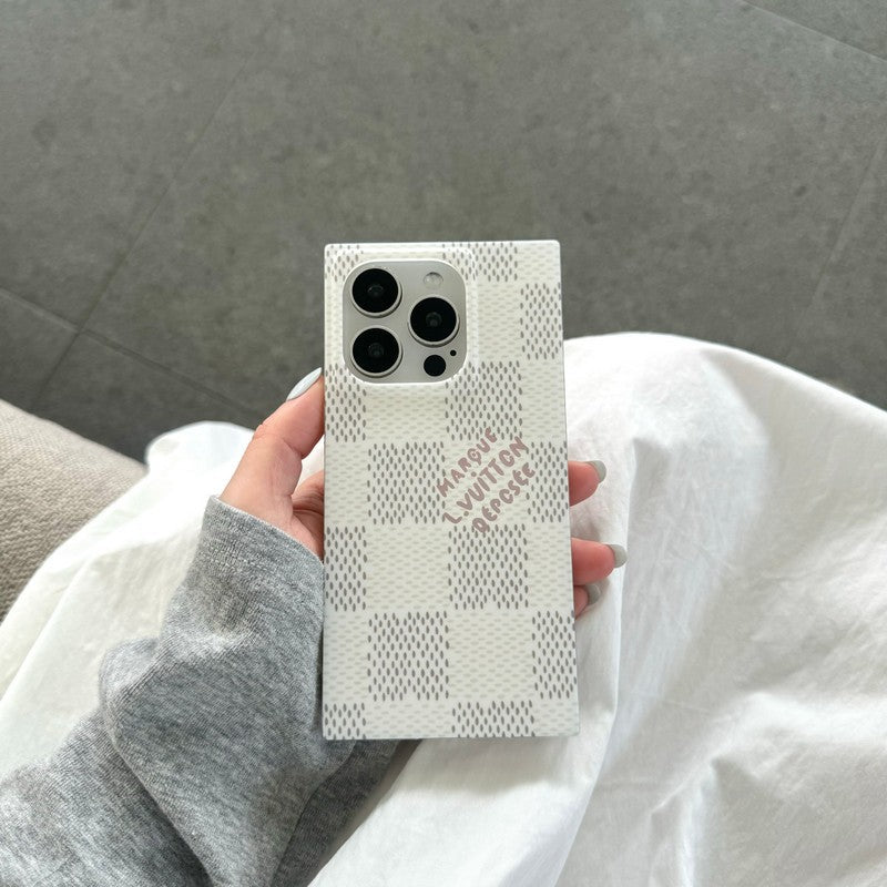 Coque iPhone carrée de luxe noire<lAMP>blanche
