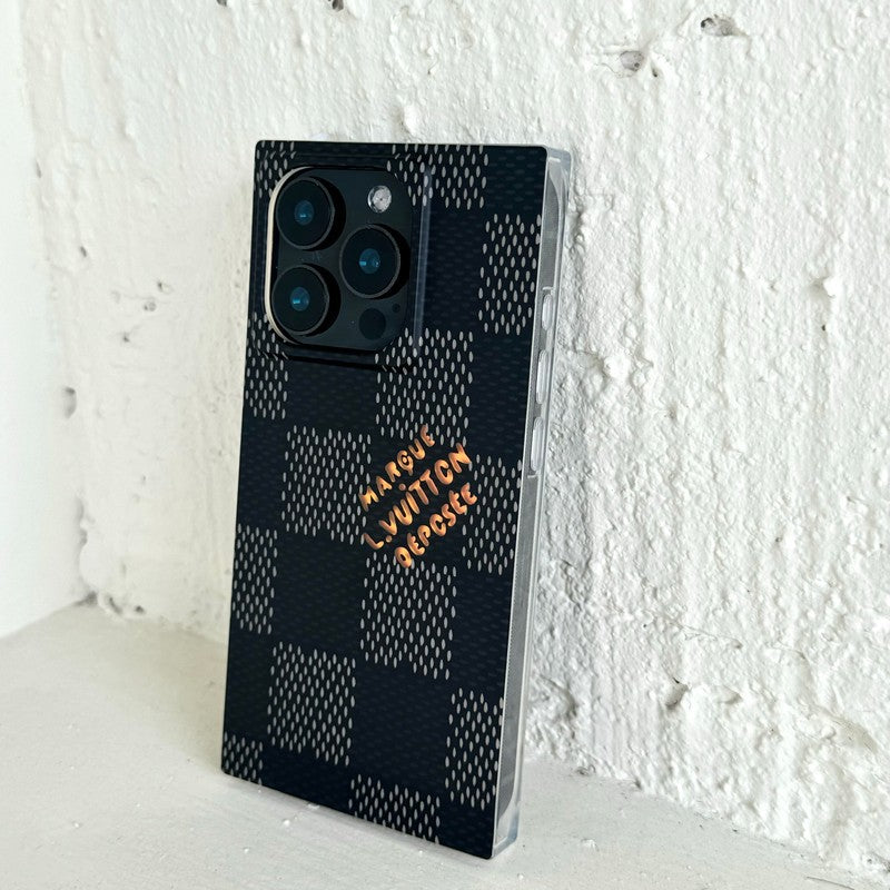 Coque iPhone carrée de luxe noire<lAMP>blanche