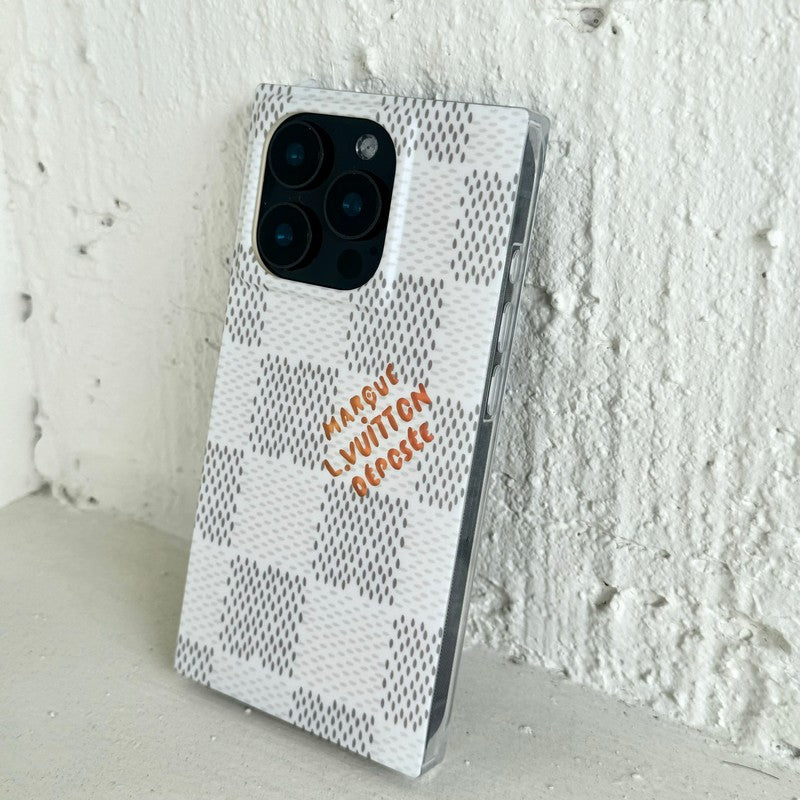 Coque iPhone carrée de luxe noire<lAMP>blanche