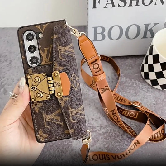 FUNDA PLEGABLE SAMSUNG Z CON CADENA CRUZADA Y BOLSA PARA TARJETAS CON CERRADURA DE LUJO