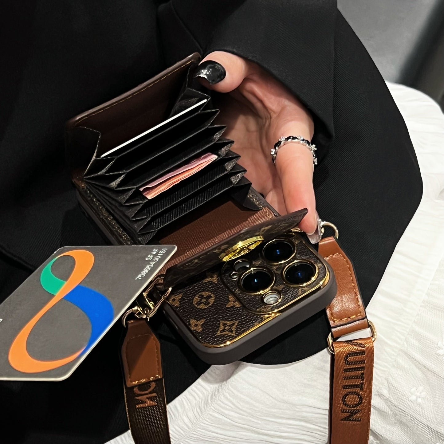 Capa clássica de luxo para iPhone com porta-cartões