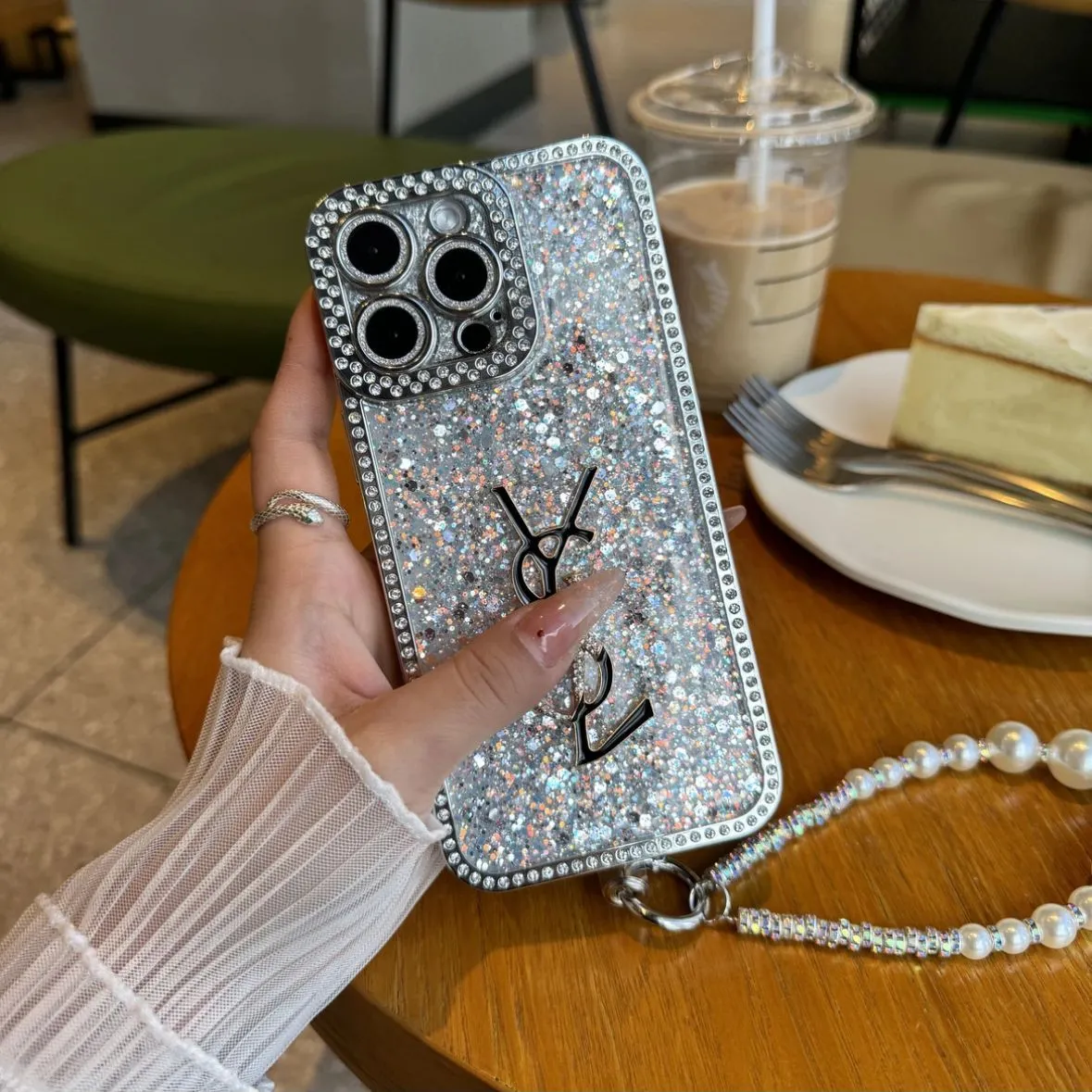 Ylellinen Glitter Holografinen Y - S - L-vaikutteinen iPhone-kotelo – Diamond Shine Edition