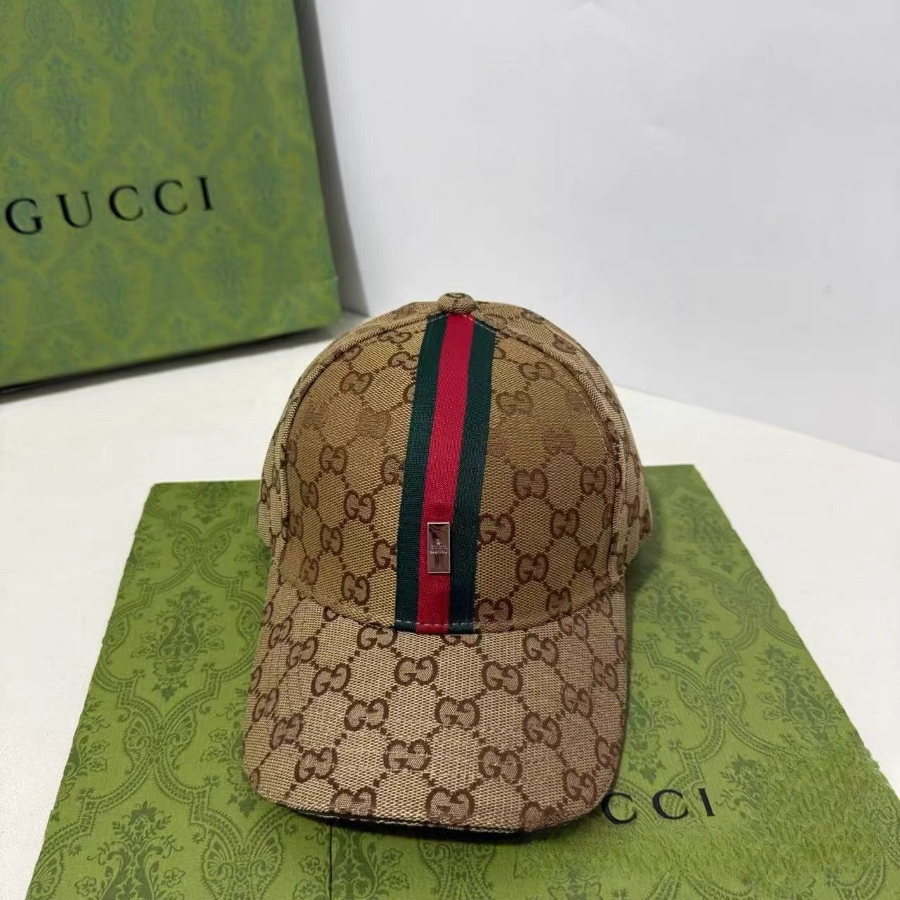 Classic luxury hat 05