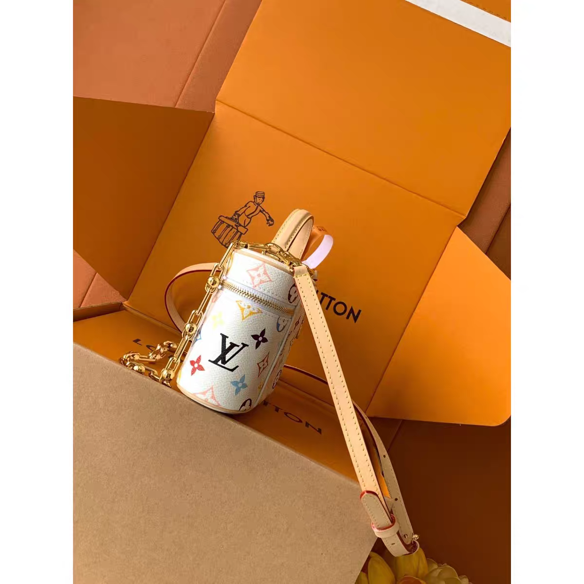 Τσάντα χειρός Vintage-Inspired Box – Elegant Monogram Tote Box