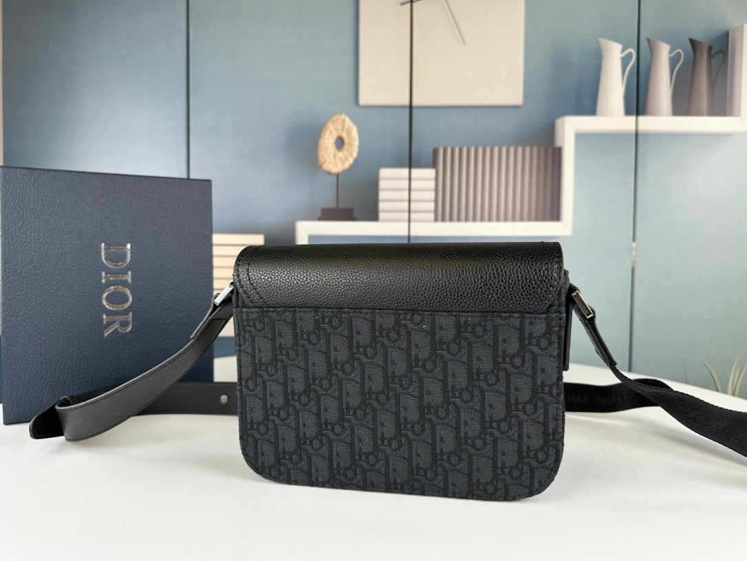 Klassisk läder Crossbody-väska – minimalistisk design, maximal funktion