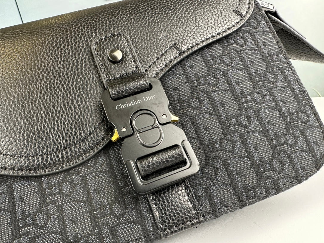 Klassisk läder Crossbody-väska – minimalistisk design, maximal funktion