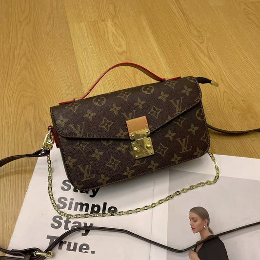 Bolsa de ombro com corrente vintage – design clássico de monograma