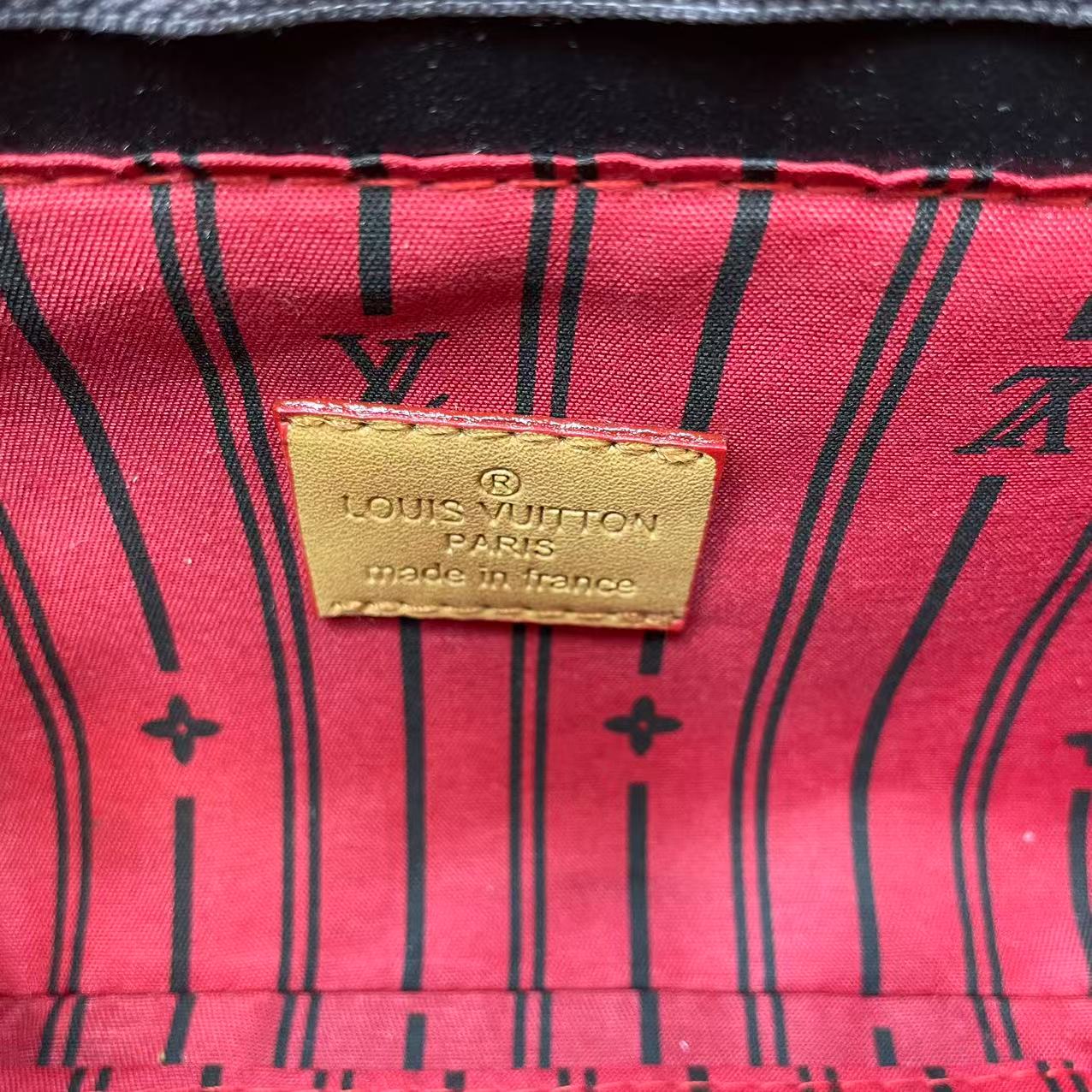 Bolsa de ombro com corrente vintage – design clássico de monograma