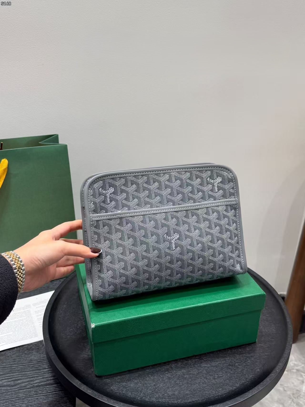 Bolsa clutch essencial para homem