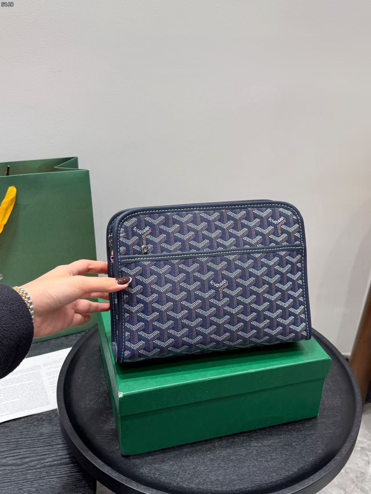 Bolsa clutch essencial para homem