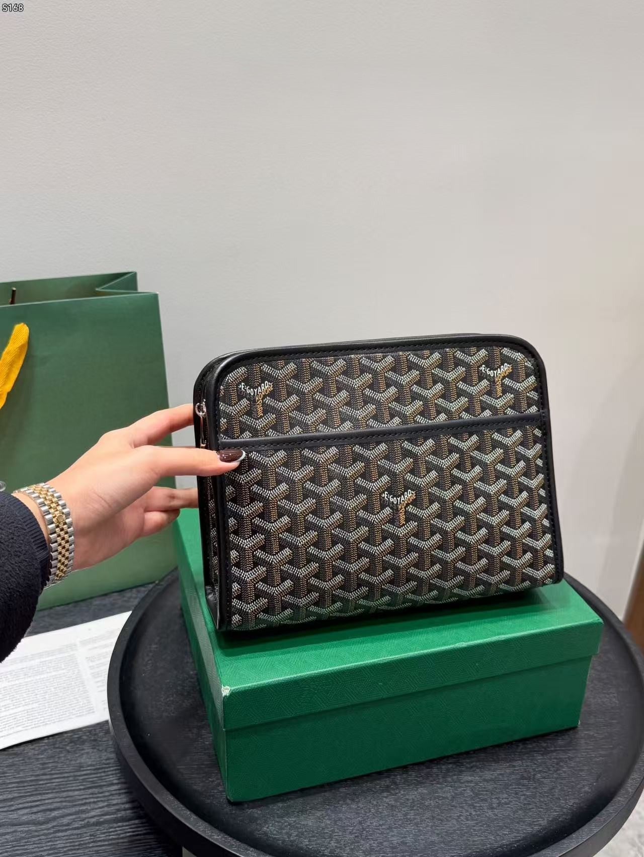 Bolsa clutch essencial para homem