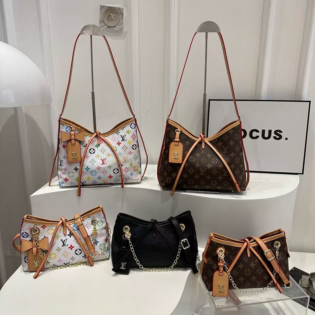 모노그램 크로스 스트랩 숄더백