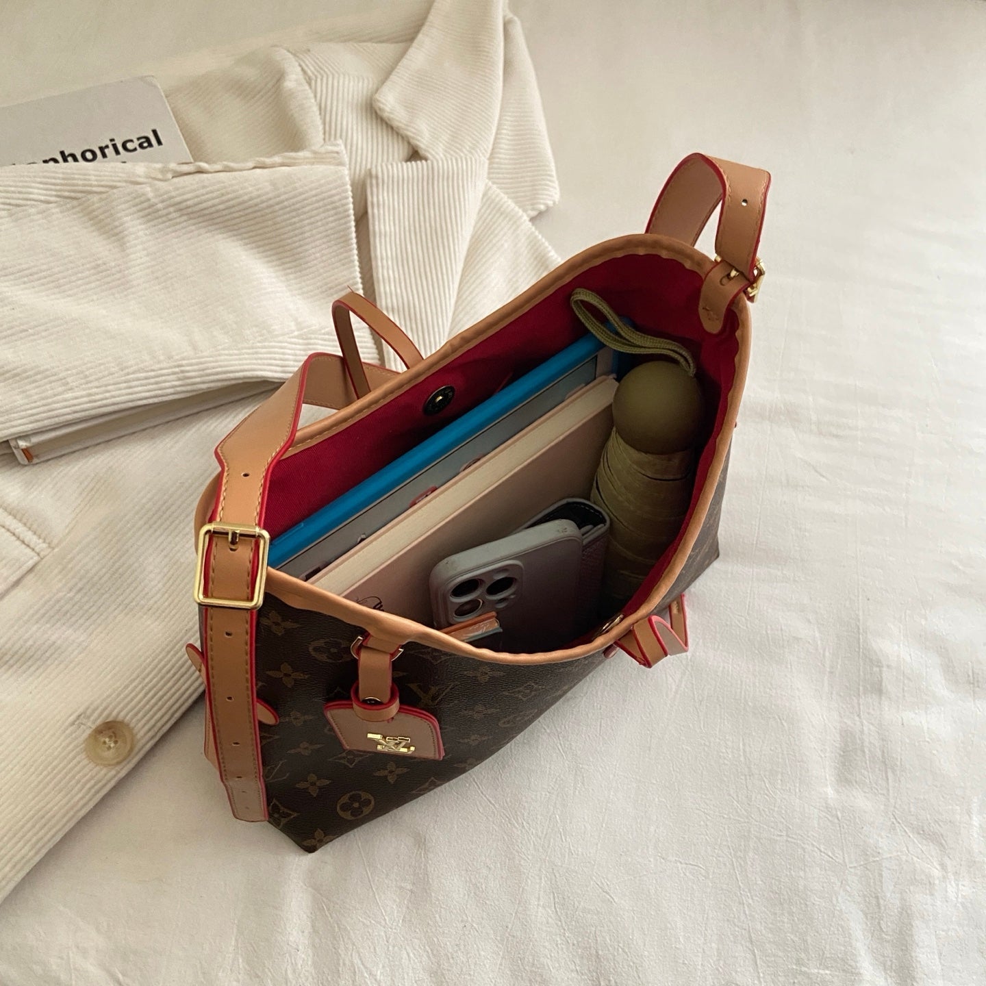 모노그램 크로스 스트랩 숄더백