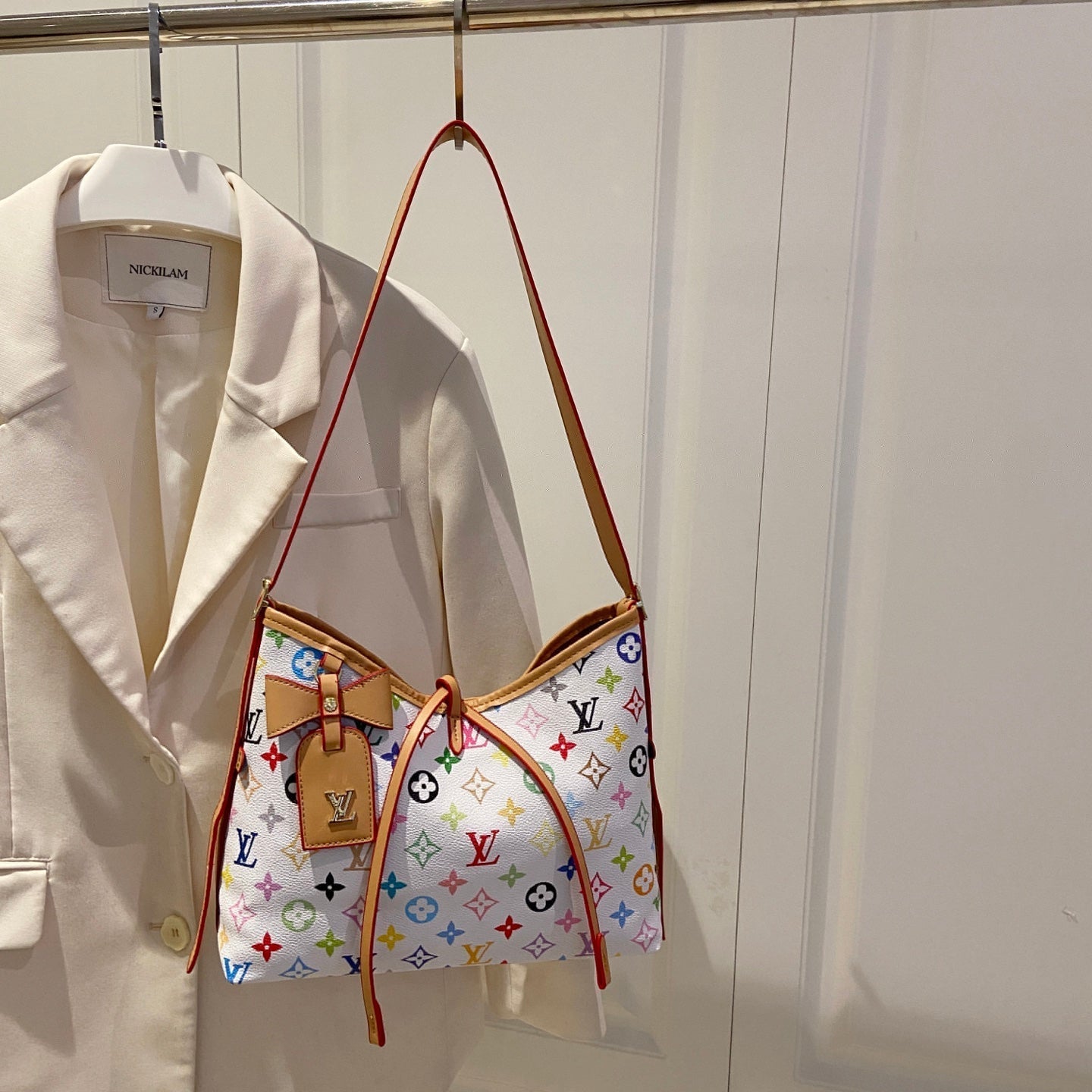 모노그램 크로스 스트랩 숄더백