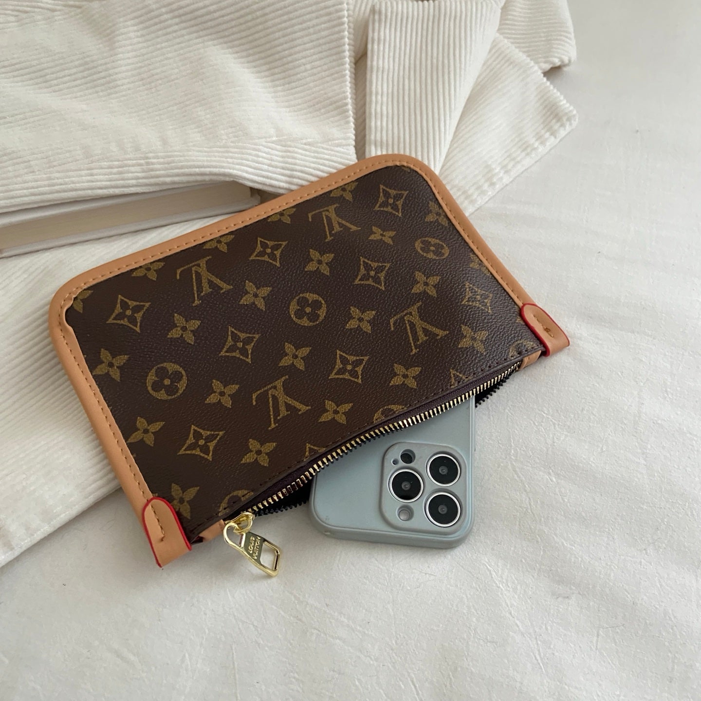 모노그램 크로스 스트랩 숄더백