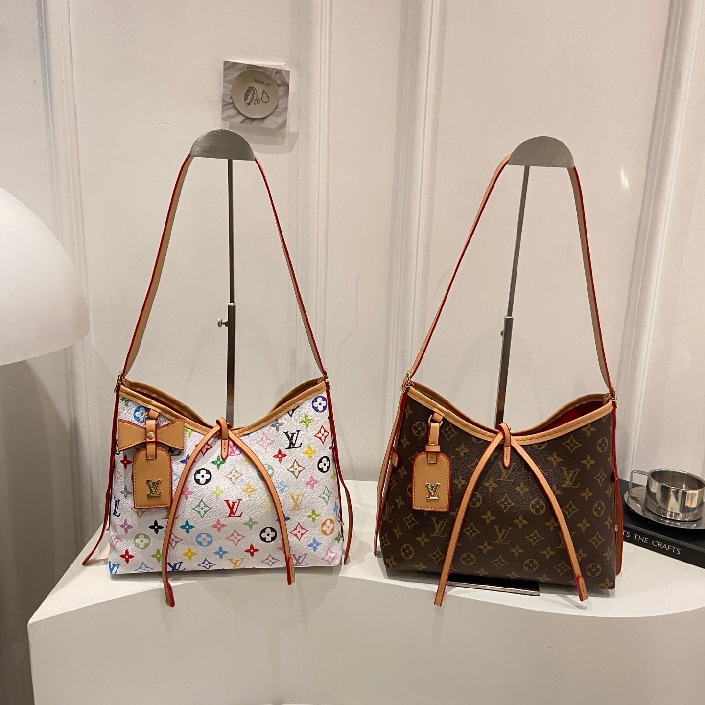 모노그램 크로스 스트랩 숄더백