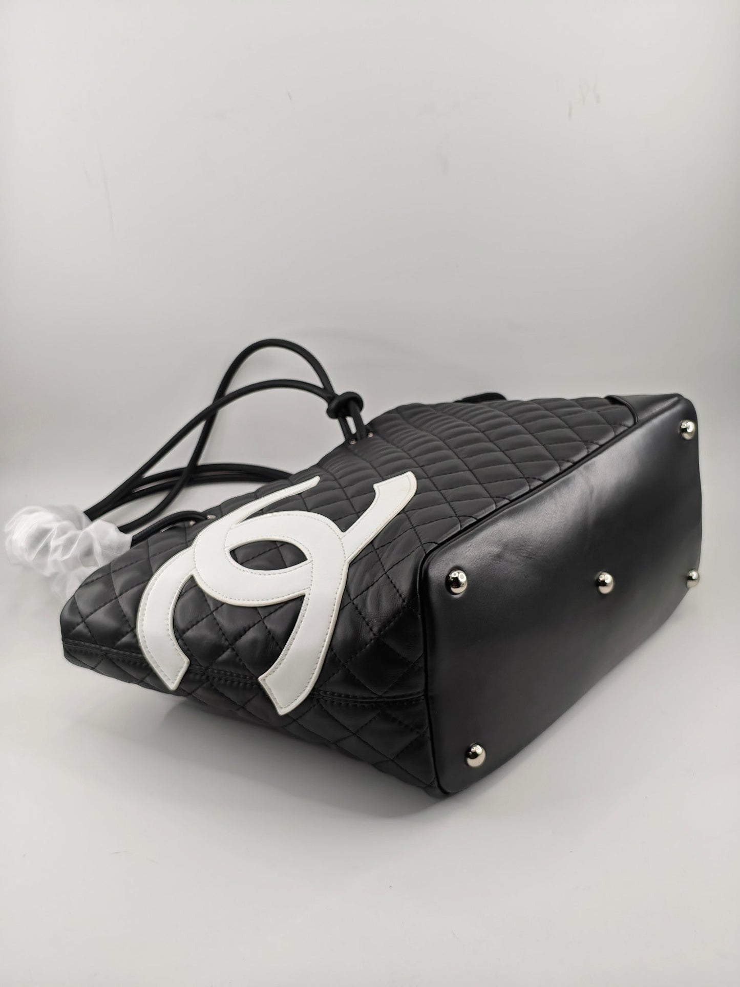 Bolso tote premium estilo cuero acolchado con asas dobles