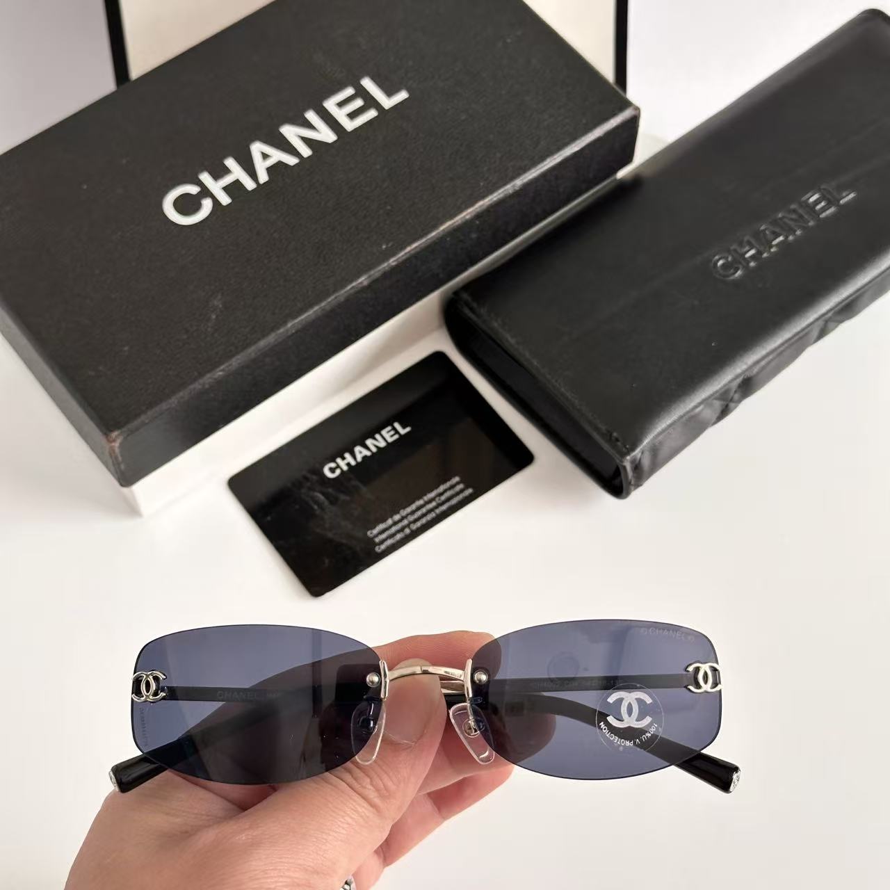 Ochelari de soare high-end fără rame