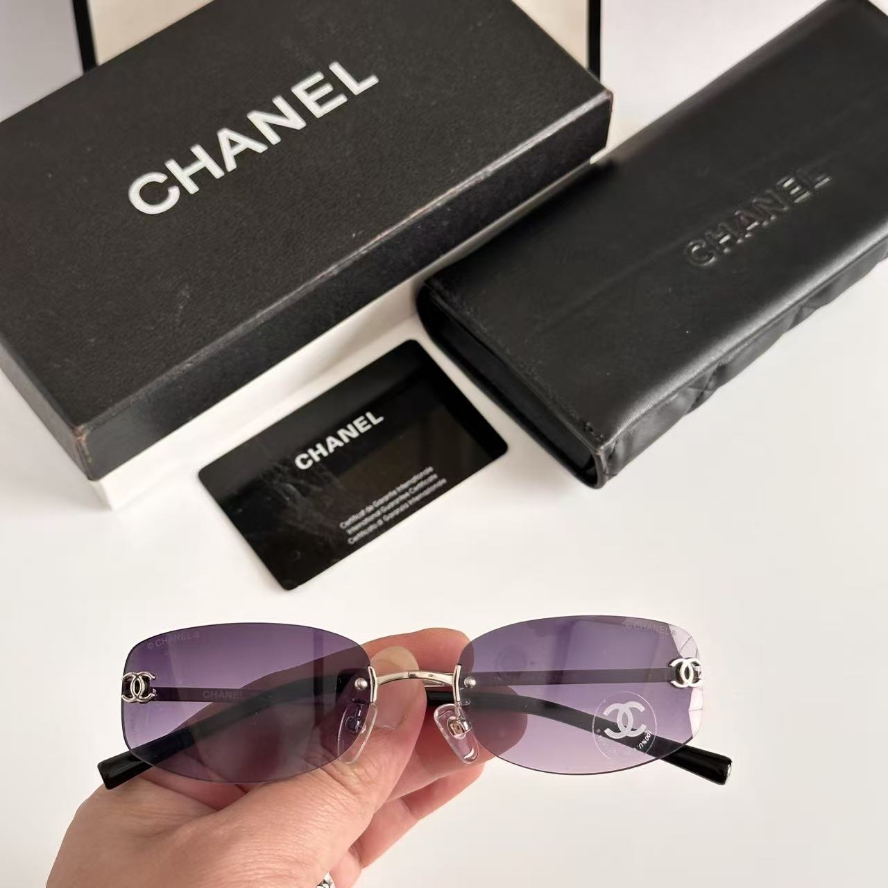 Ochelari de soare high-end fără rame