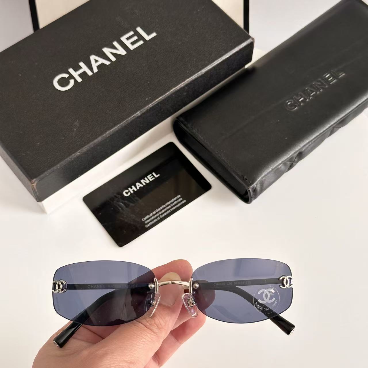 Ochelari de soare high-end fără rame