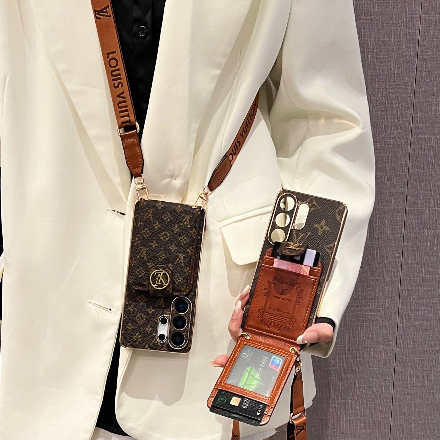 Ylellinen Monogram Crossbody puhelinkotelo korttitaskulla ja olkahihnalla