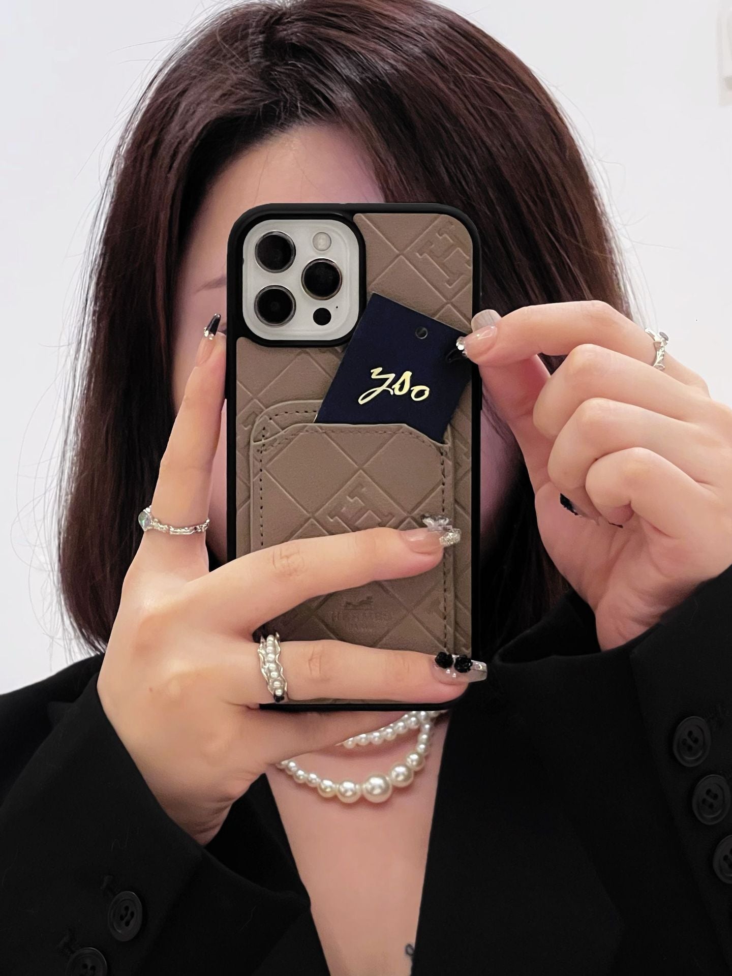 H iPhone-Hülle mit Kartenhalter aus Leder