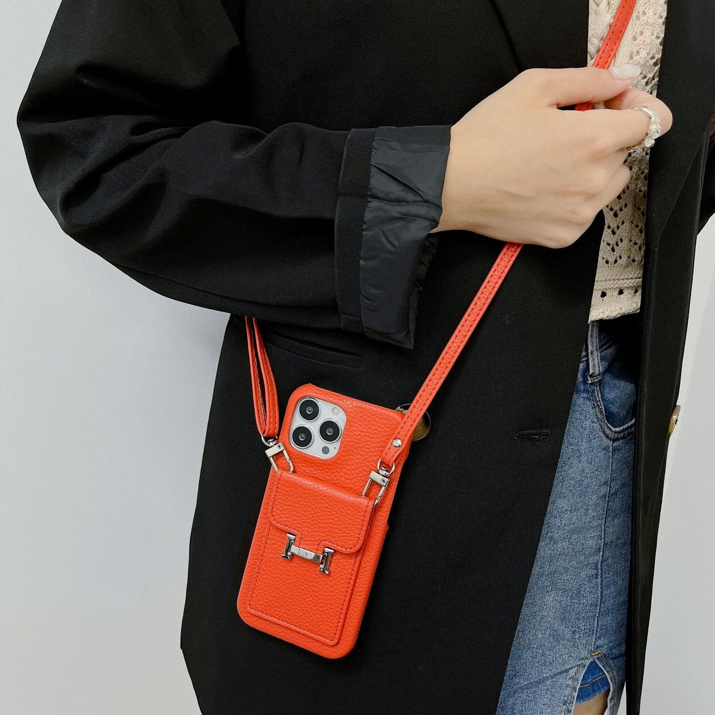 Custodia per iPhone con catena in pelle porta carte H