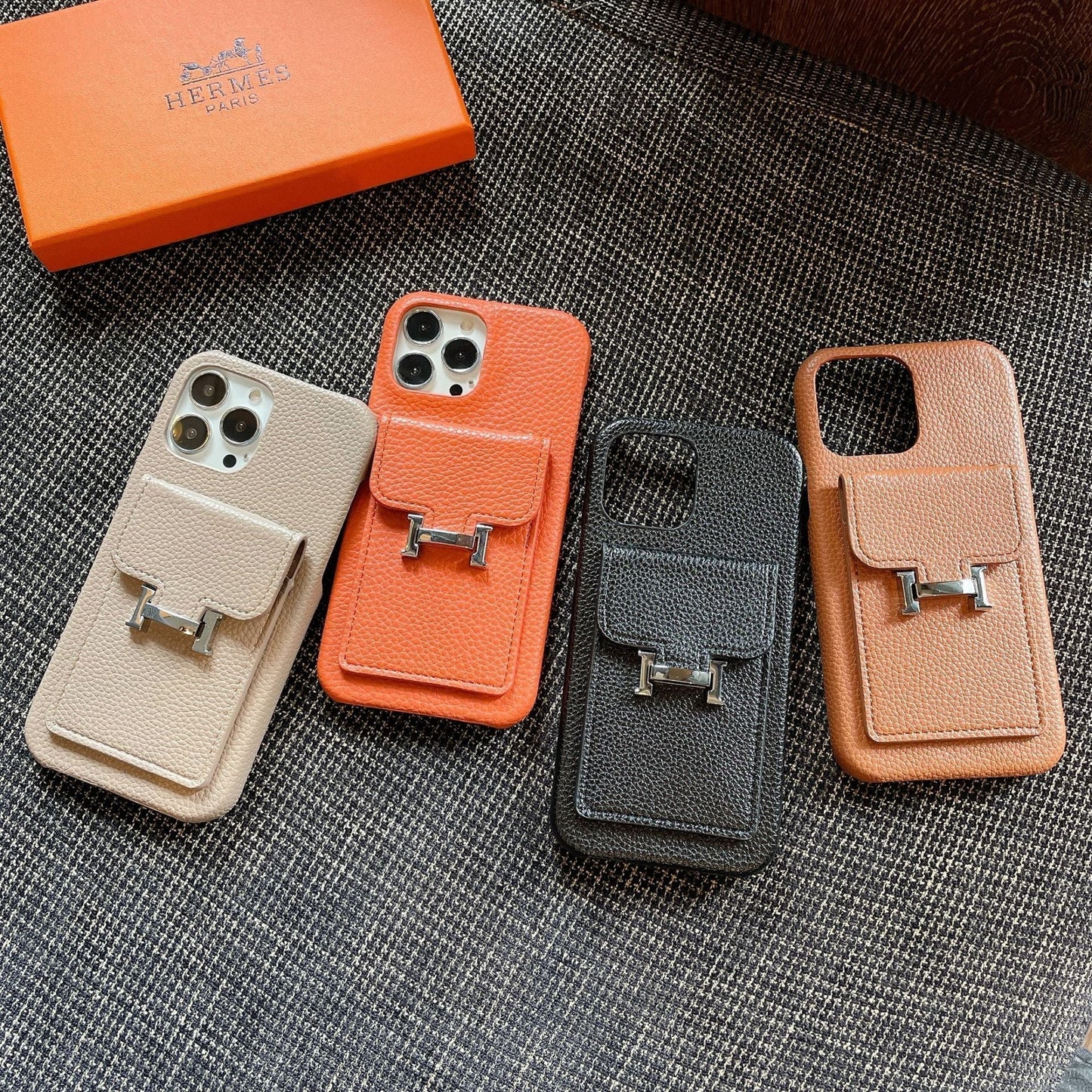 Custodia per iPhone in pelle con portacarte H